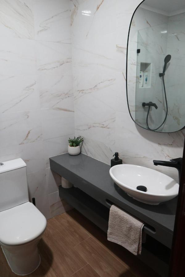 Appartamento Sun House Belem - Free Parking And View Tower Lisbona Esterno foto
