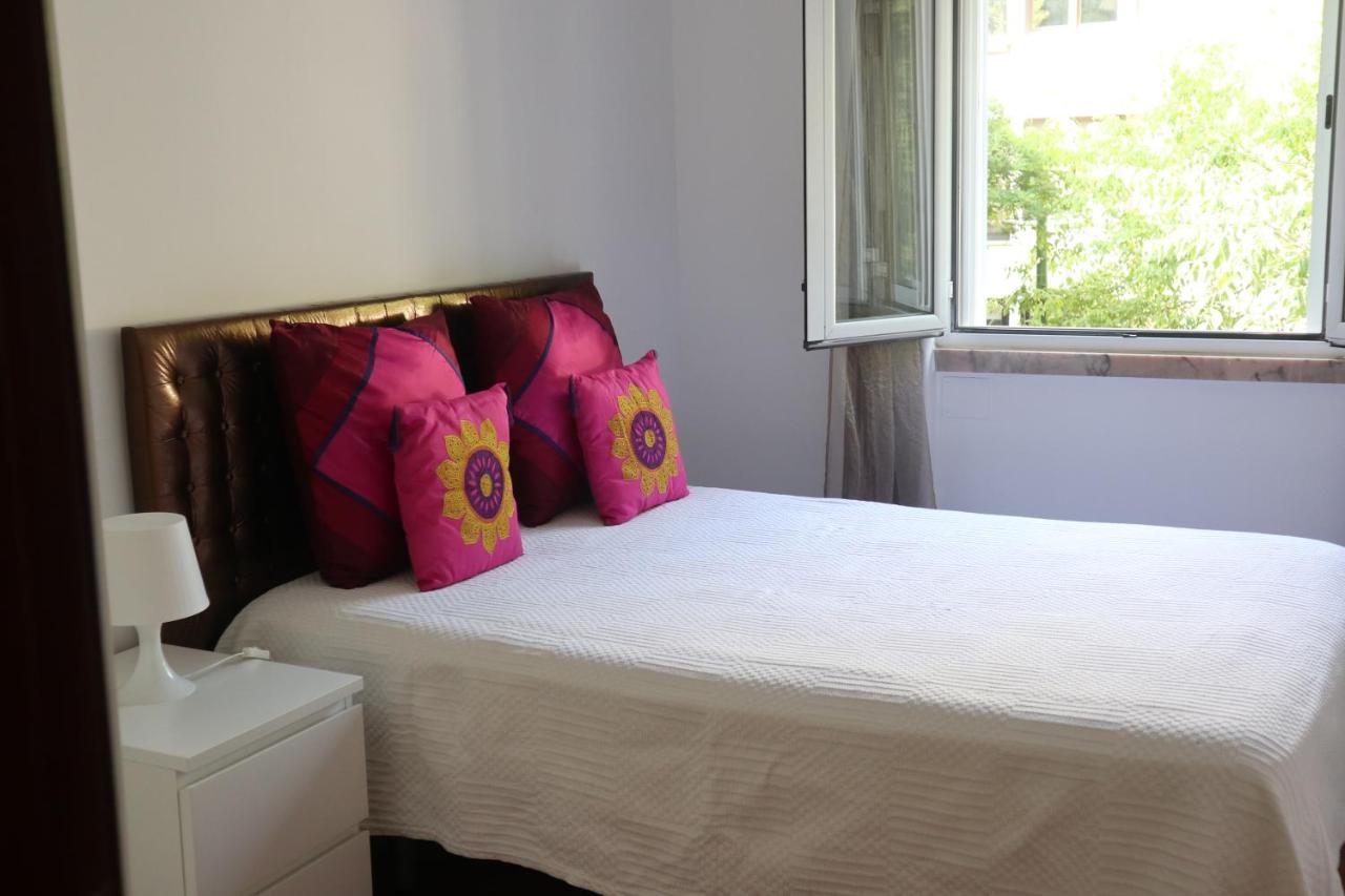 Appartamento Sun House Belem - Free Parking And View Tower Lisbona Esterno foto
