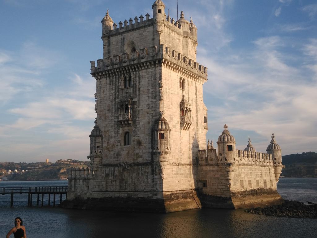 Appartamento Sun House Belem - Free Parking And View Tower Lisbona Esterno foto